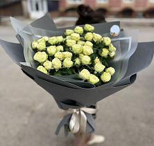Букет Белые кустовые розы Солинеро в Лежнево