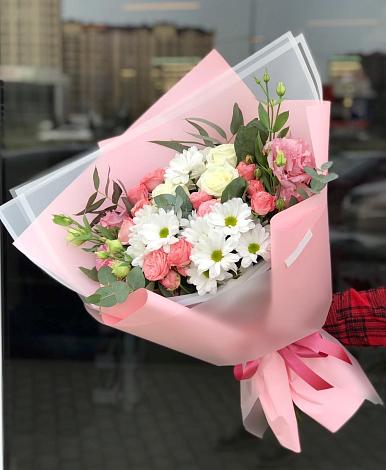 Букет цветов из: Розы, Лизиантусы и Хризантемы в Лежнево